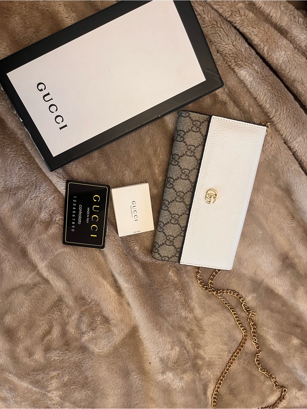 Gucci White and Beige GG Supreme Crossbody Wallet with Gold Chain